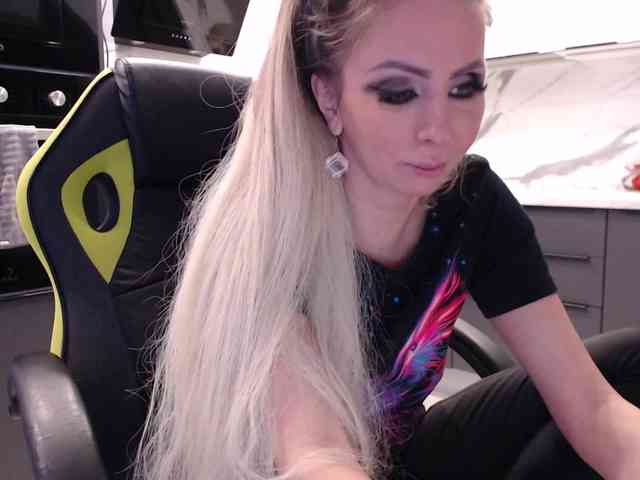 blondalina webcam