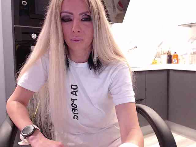 blondalina webcam