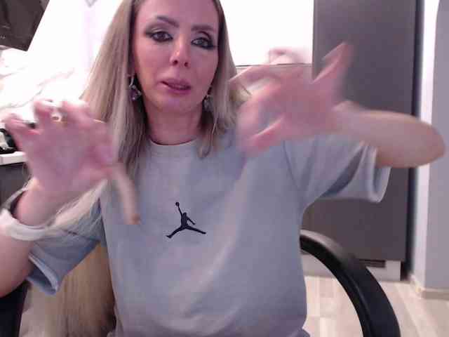 blondalina webcam