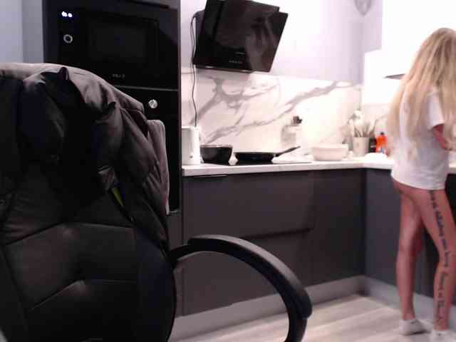 blondalina webcam
