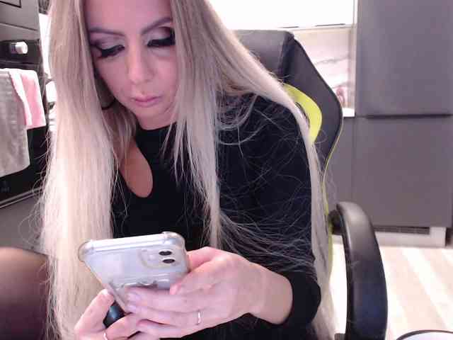 blondalina webcam