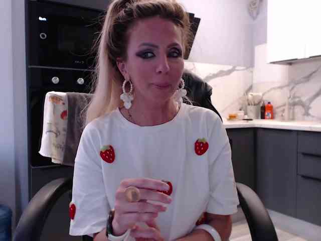 real web cam show Blondalina