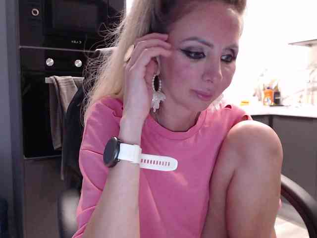 blondalina webcam
