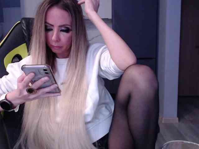 blondalina webcam