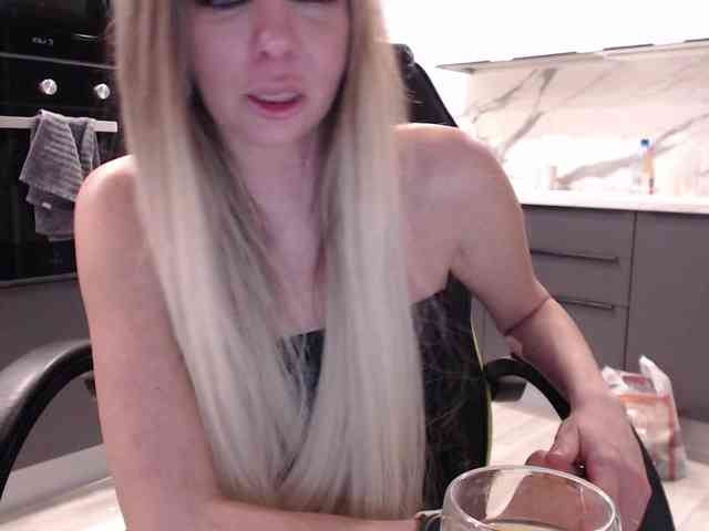 blondalina webcam