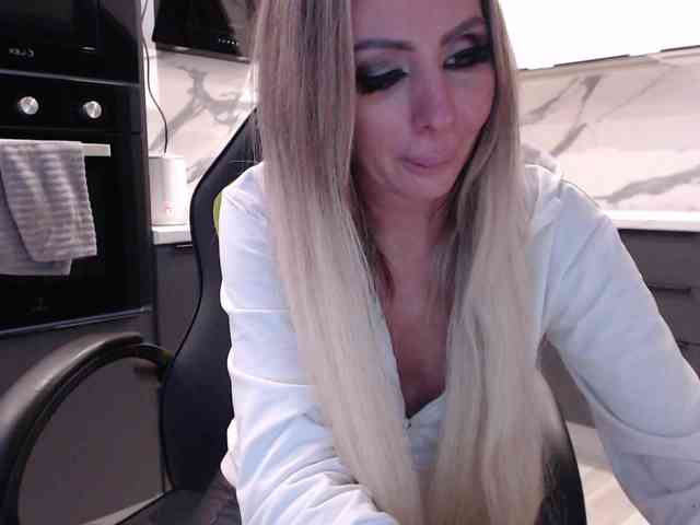 blondalina webcam