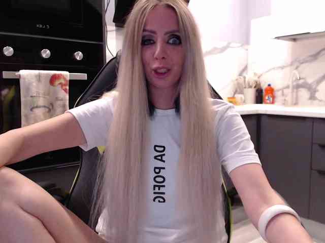 blondalina webcam