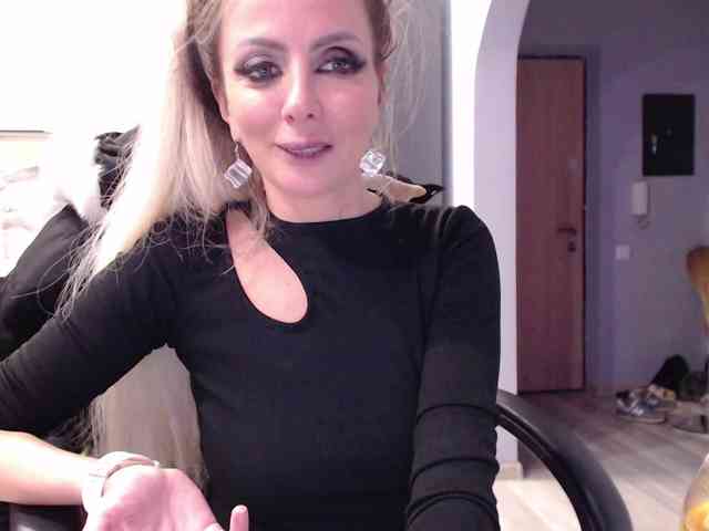 blondalina webcam