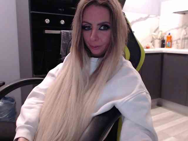 blondalina webcam
