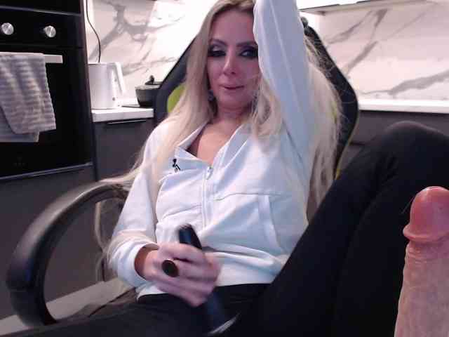 blondalina webcam