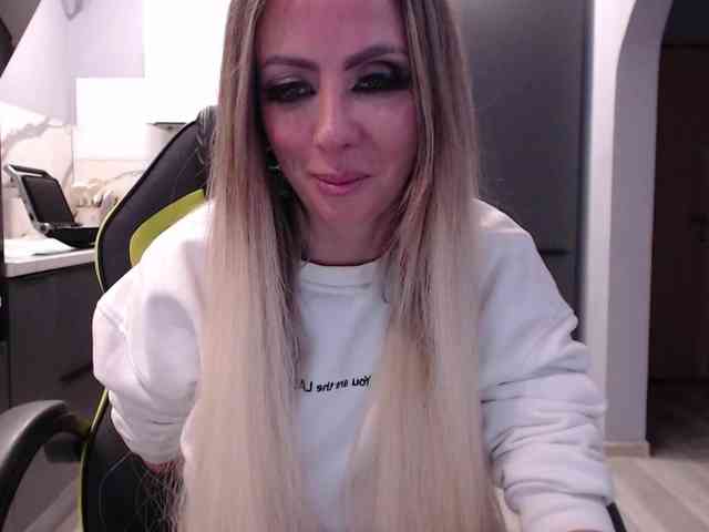 blondalina webcam