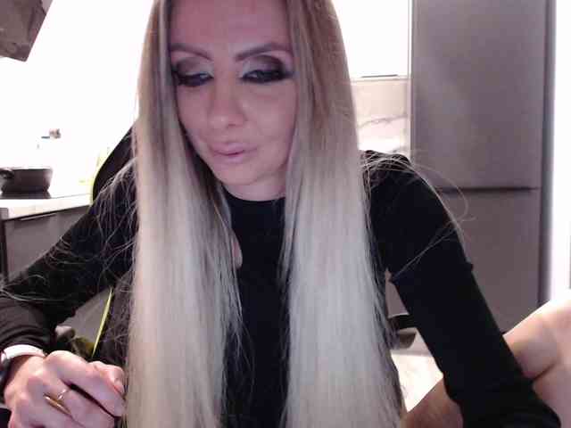blondalina webcam