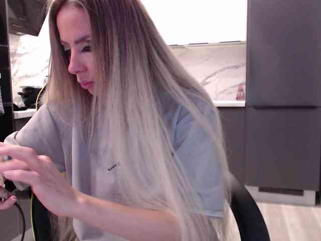 blondalina webcam