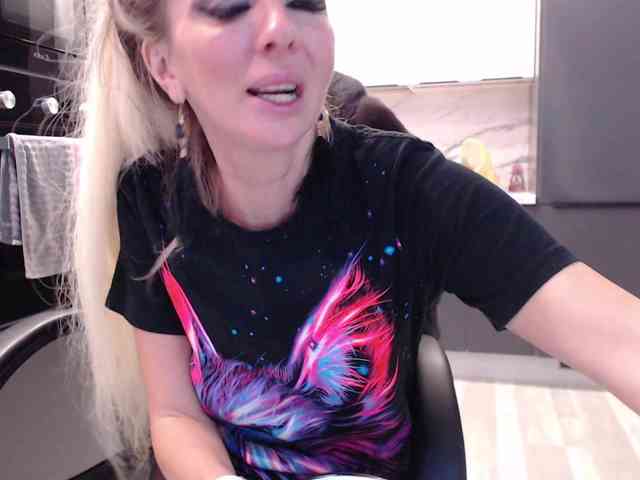 blondalina webcam