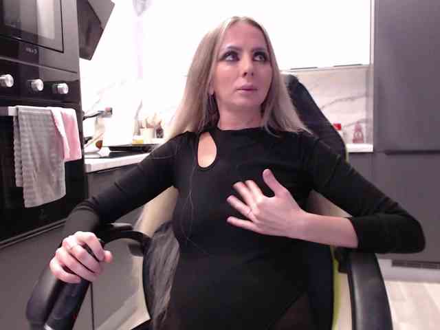 blondalina webcam