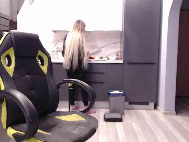 blondalina webcam