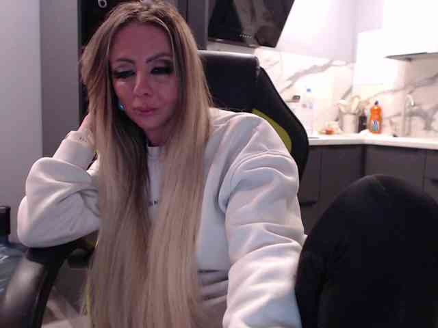 blondalina webcam