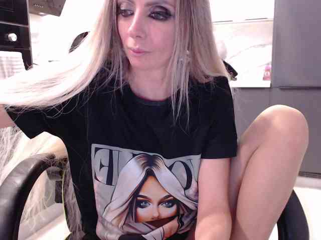 blondalina webcam