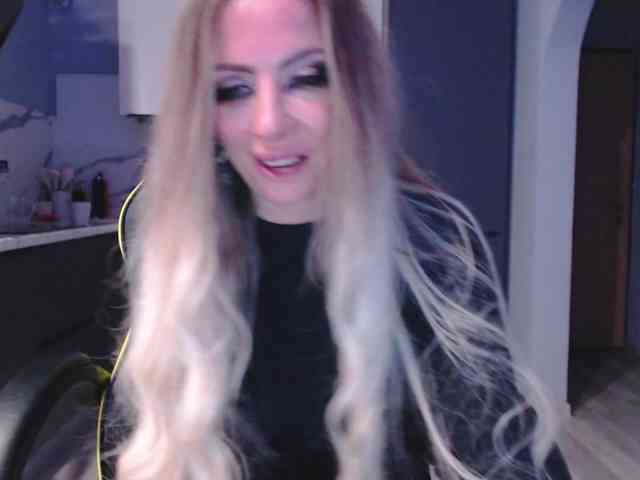 blondalina webcam