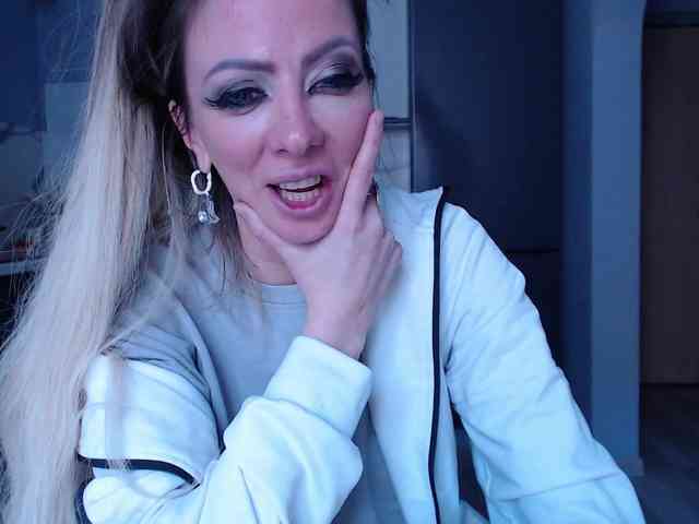 blondalina webcam