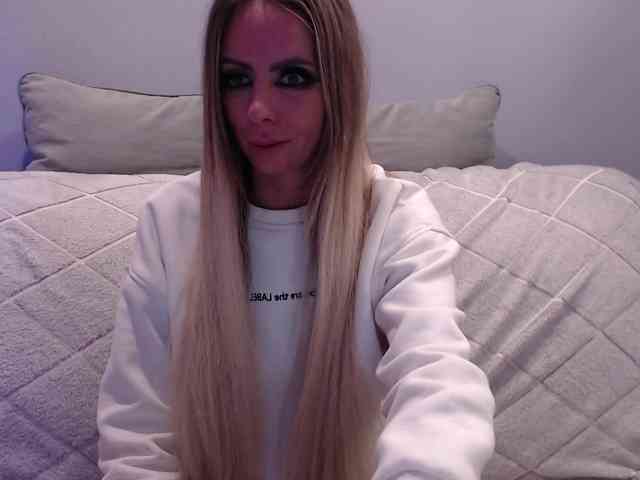 blondalina webcam