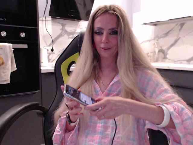 blondalina webcam