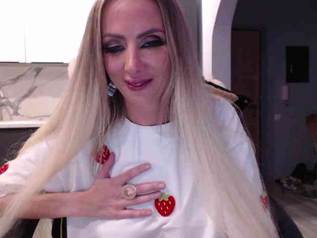 blondalina webcam