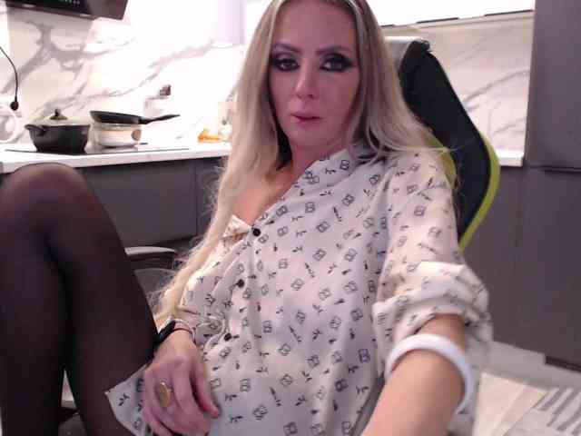 blondalina webcam