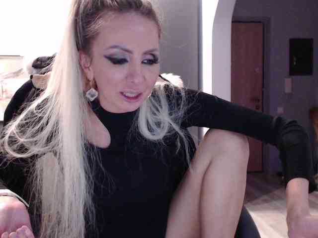 blondalina webcam