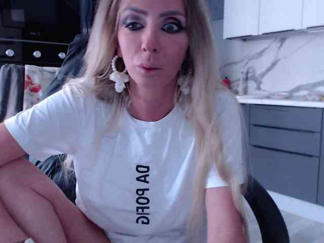 blondalina webcam