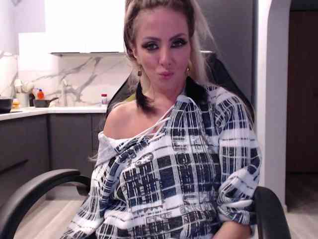 blondalina webcam