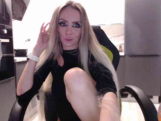 blondalina webcam