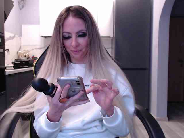 blondalina webcam