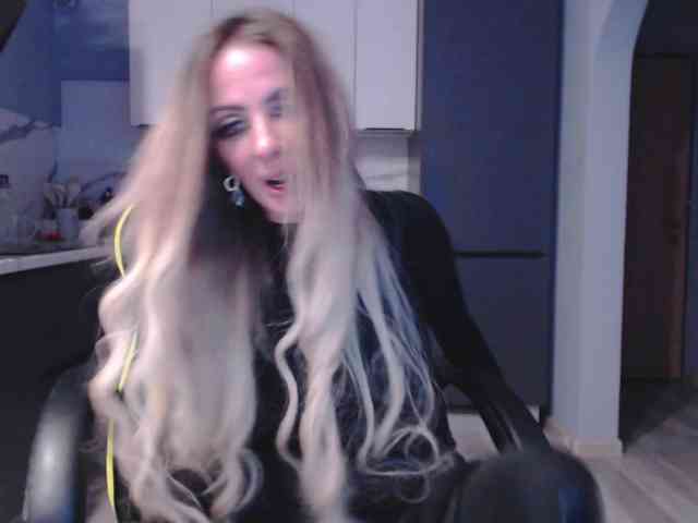 blondalina webcam