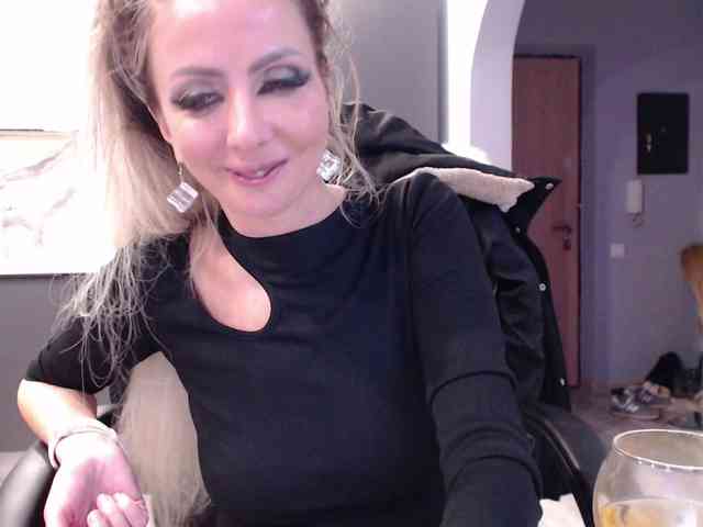 blondalina webcam