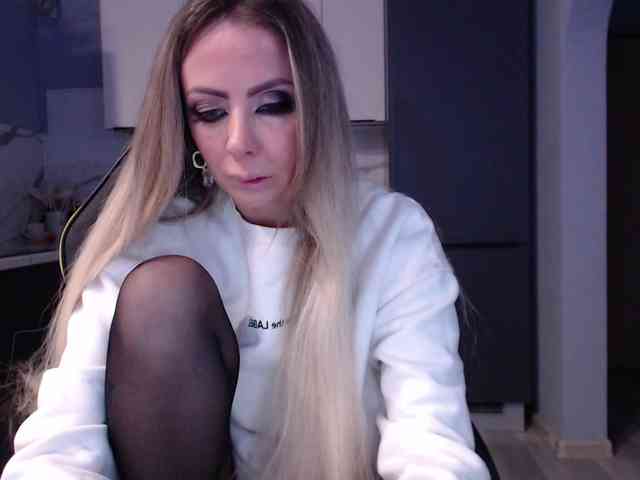 blondalina webcam