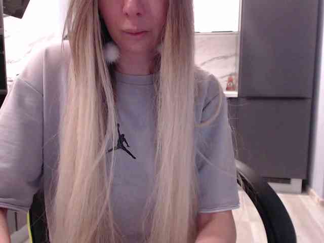 blondalina Live Webcam on BongaCams