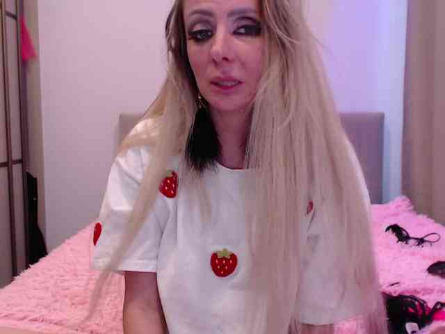 blondalina webcam