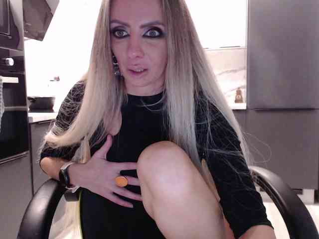 blondalina webcam