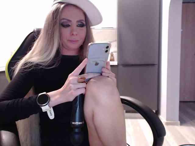 blondalina webcam