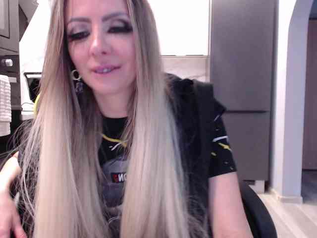 blondalina webcam