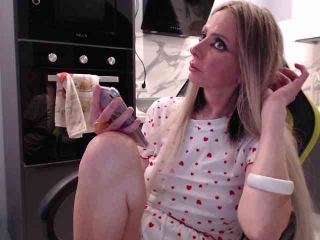 blondalina webcam