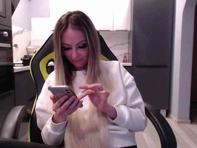 blondalina webcam