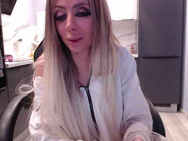blondalina webcam