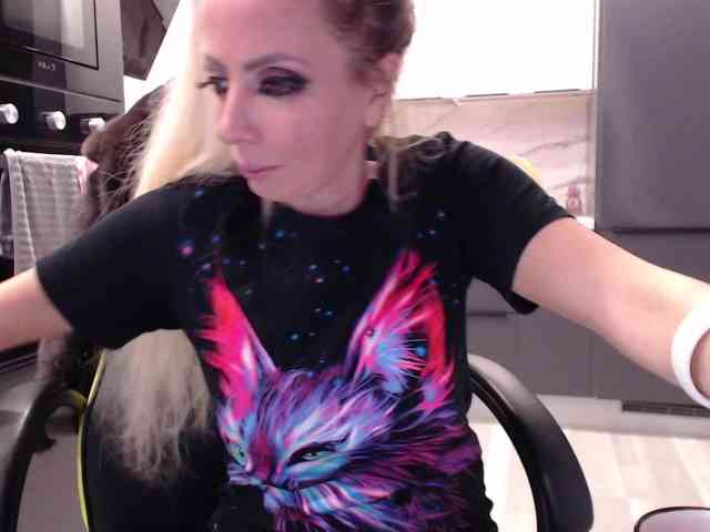 blondalina webcam
