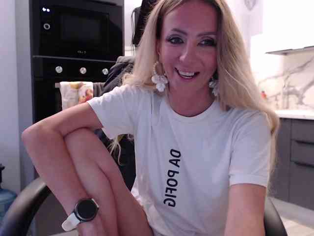 blondalina webcam