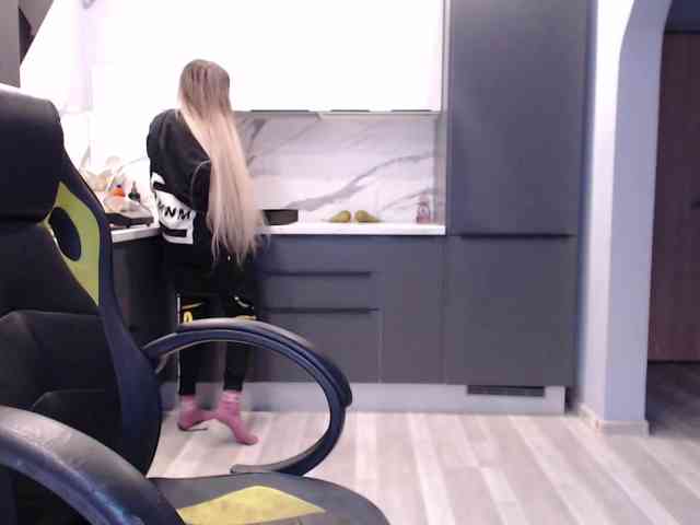 blondalina webcam