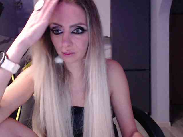 blondalina webcam