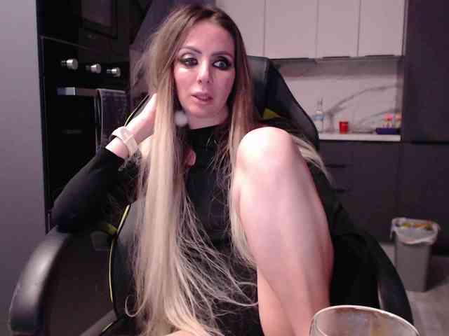 blondalina webcam