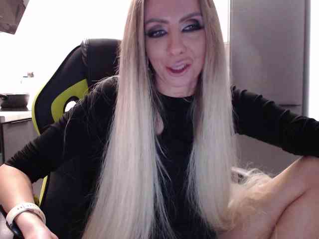 blondalina webcam
